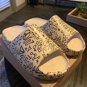 yeezy slides